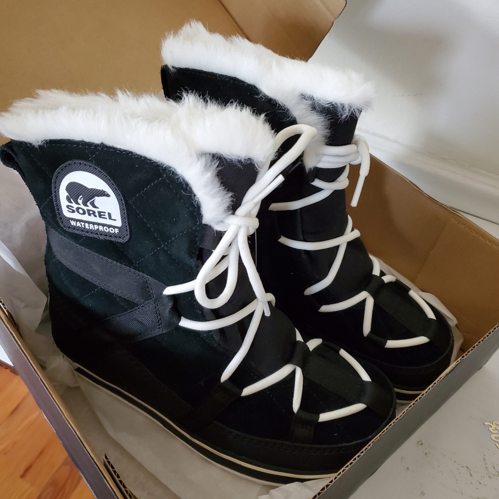 Sorel Women's Glacy Explorer Shortie Boot NEW 8